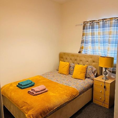 City Blessed Aptm 2 With Free Parking North Shields Bagian luar foto